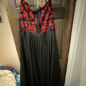 Absolutely beautiful City Chic dress!